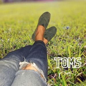 TOMS Corduroy Slide Ons